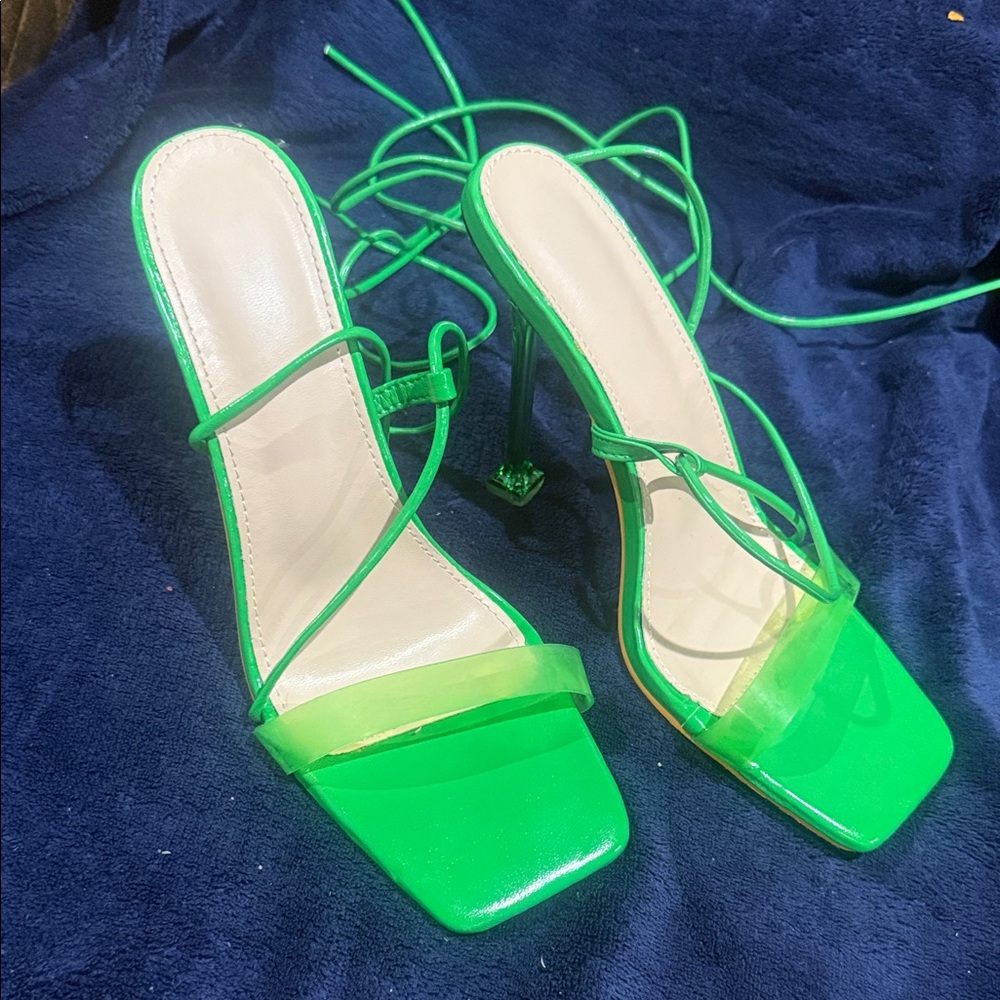 Elegant Green Strappy Women's Heels